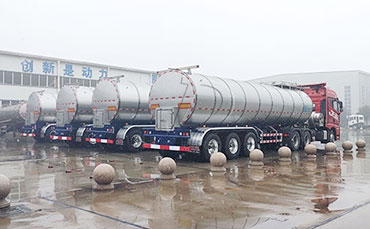 天潤(rùn)新東牛奶運(yùn)輸車(chē):新鮮直達(dá),安全升級(jí)!