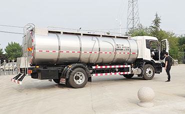 從“漏”到“穩(wěn)”:侯先生的鮮奶運輸車“逆襲”記